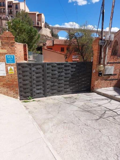 La Buhardilla. Aparcamiento Exterior Privado Apartment เตรูเอล ภายนอก รูปภาพ