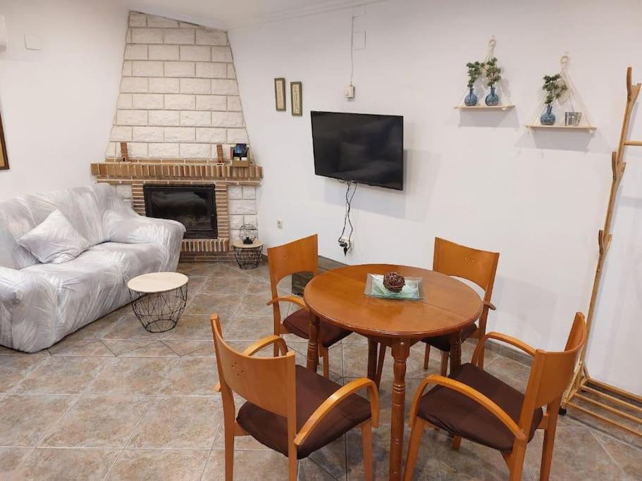 La Buhardilla. Aparcamiento Exterior Privado Apartment เตรูเอล ภายนอก รูปภาพ